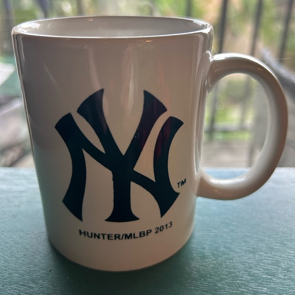 MLB Other - New York Yankees 2013 mug. MLB
